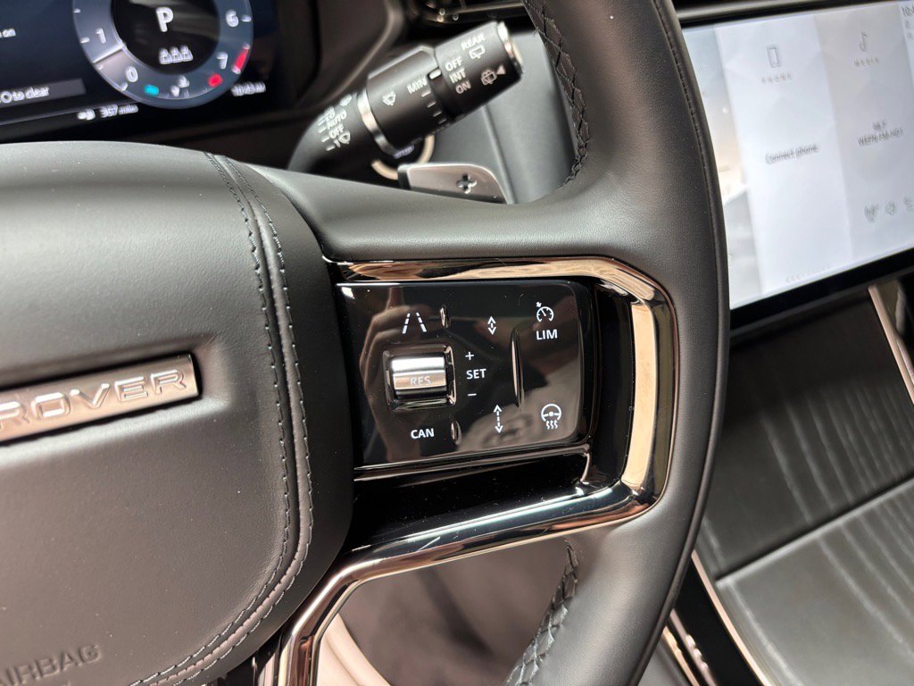 New 2026 Land Rover Range Rover Velar Dynamic SE image 18