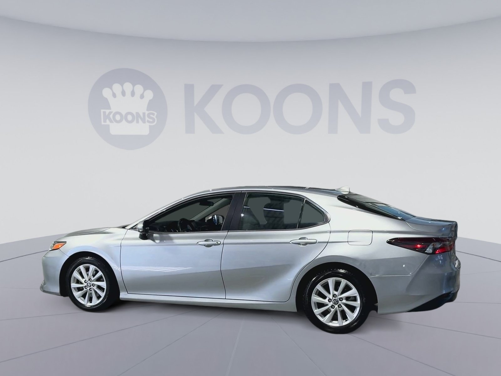 Used 2024 Toyota Camry LE FWD image 8