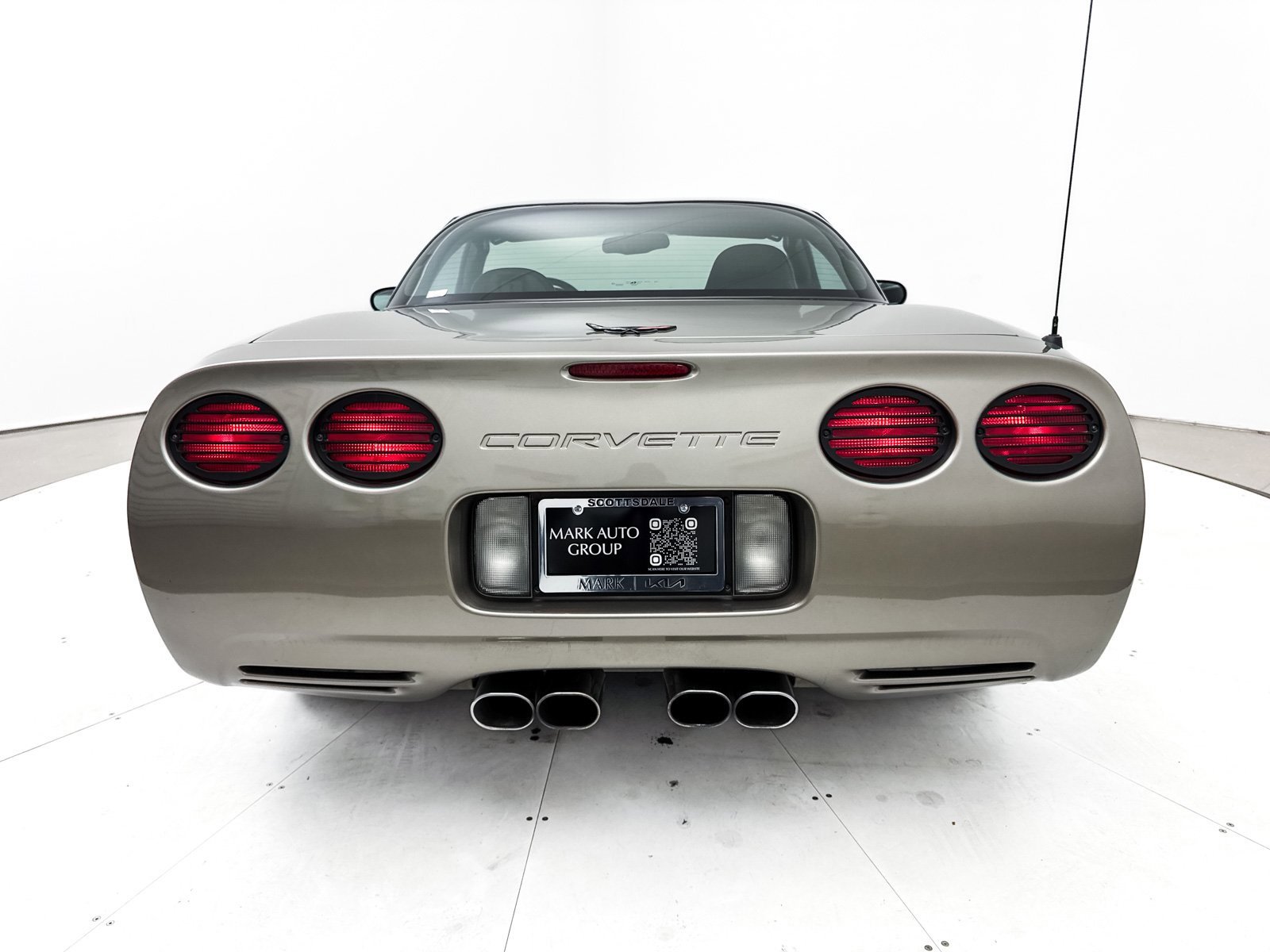 Used 2000 Chevrolet Corvette Coupe w/ Lighting Pkg image 16