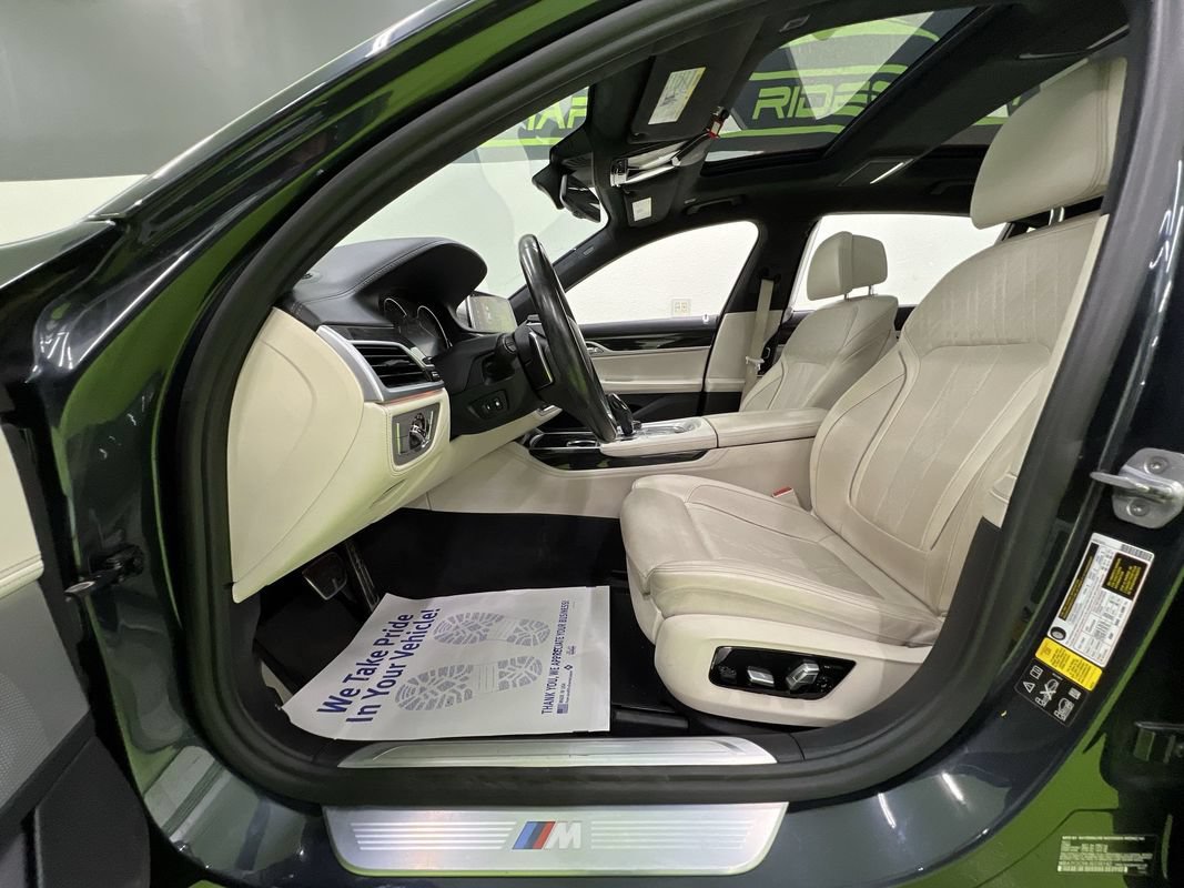 Used 2018 BMW 750i xDrive AWD/4WD image 17