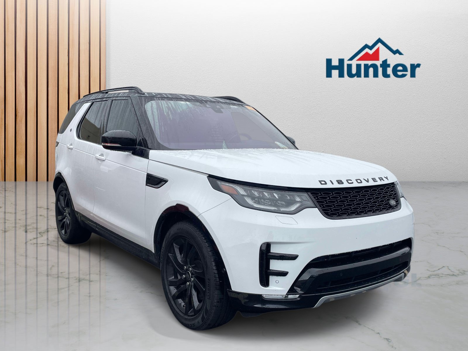 Used 2020 Land Rover Discovery Landmark AWD/4WD image 1