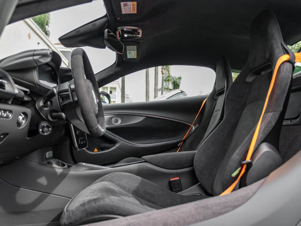 New 2026 McLaren Artura image 24