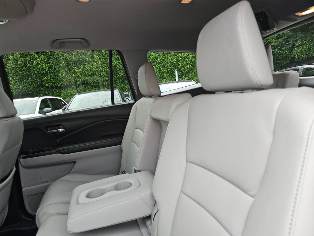 Used 2019 Honda Pilot Touring image 19