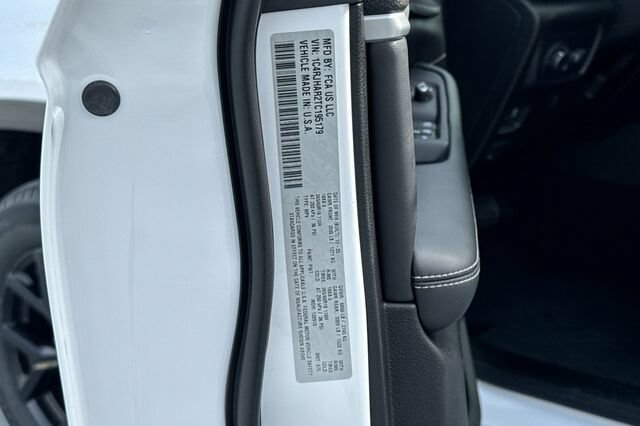New 2026 Jeep Grand Cherokee Altitude AWD/4WD image 25