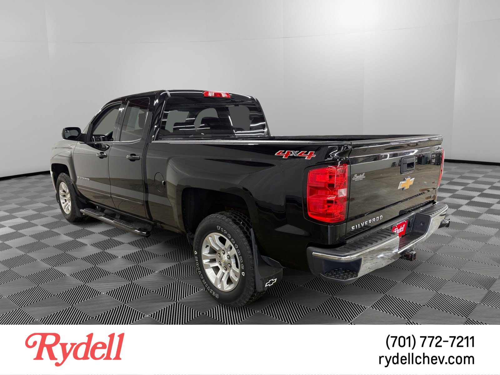 Used 2017 Chevrolet Silverado 1500 LT w/ All Star Edition AWD/4WD image 3