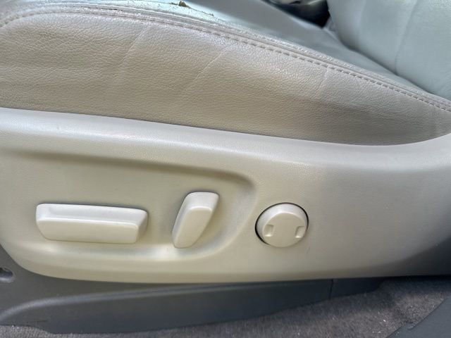 Used 2013 Toyota Sienna XLE FWD image 31