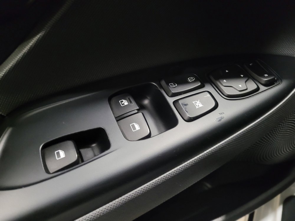 Used 2021 Hyundai Veloster Turbo image 27