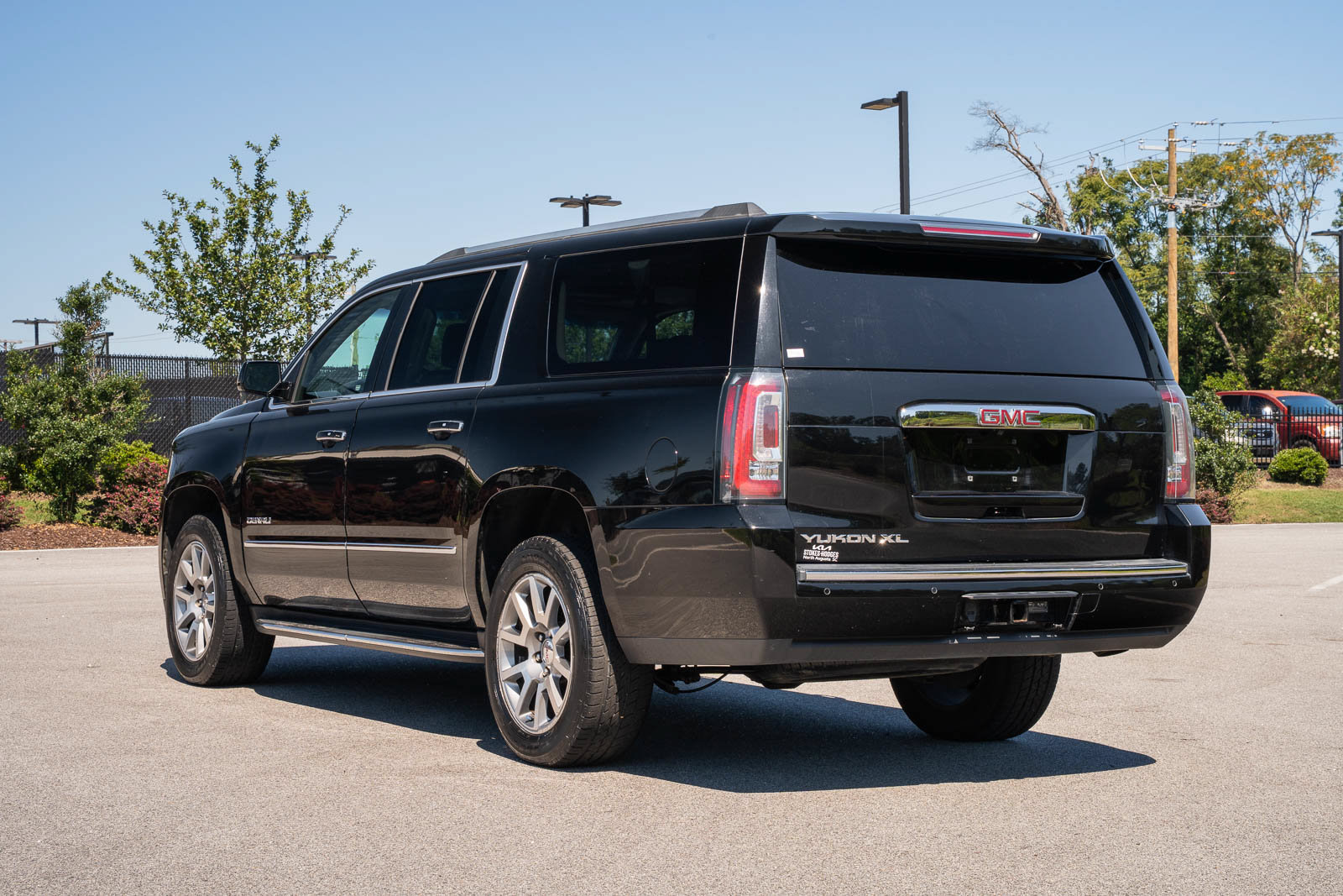 Used 2018 GMC Yukon XL Denali w/ Open Road Package AWD/4WD image 7