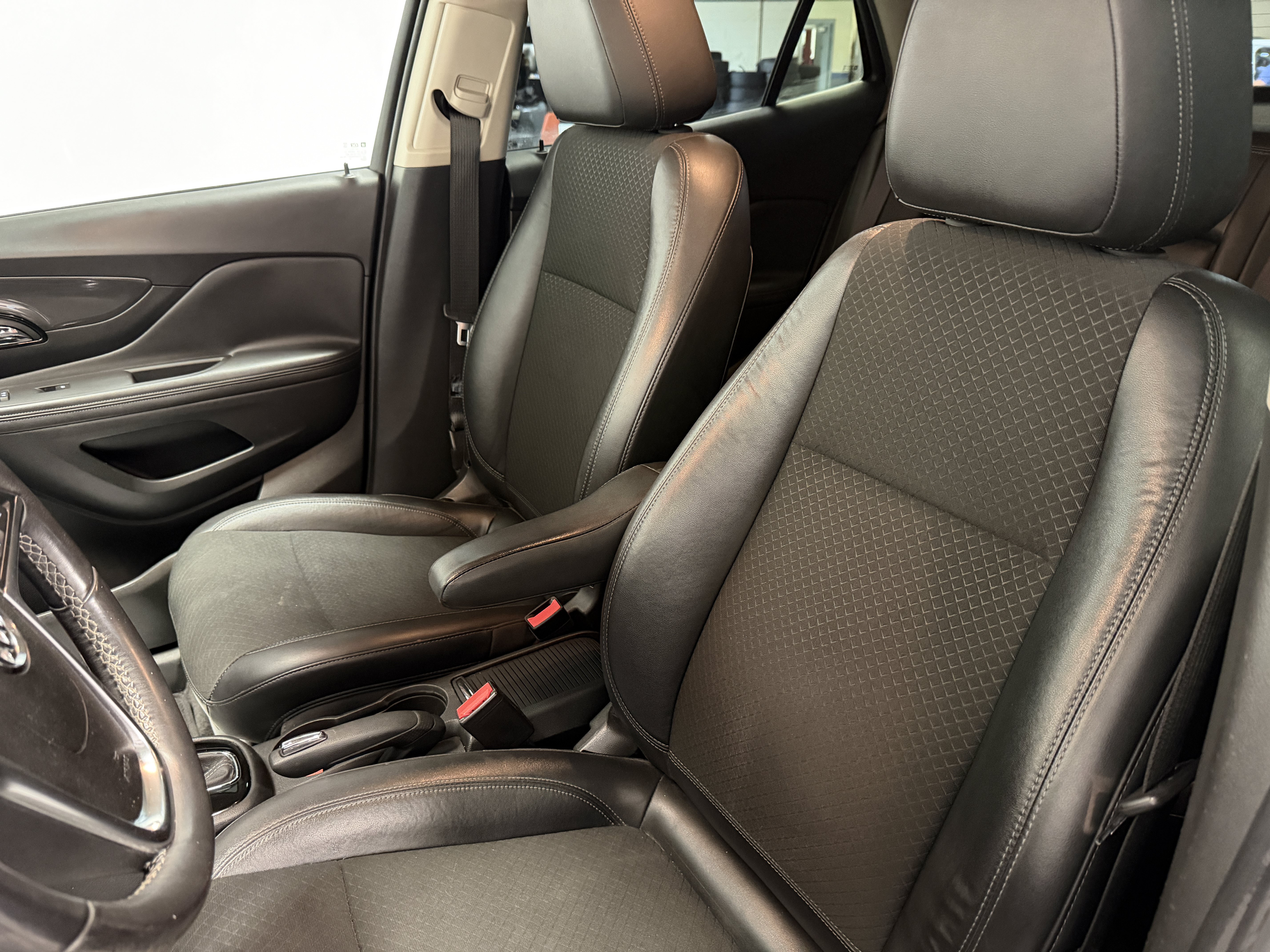 Used 2017 Buick Encore Preferred FWD image 17