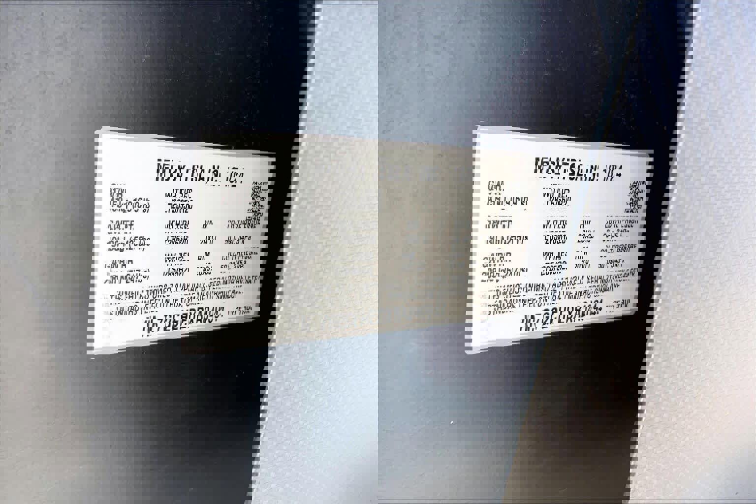 Used 2024 Tesla Cybertruck AWD Crew Cab image 35