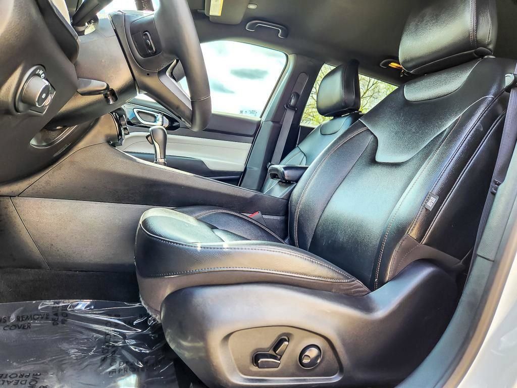 Used 2024 Jeep Compass Limited AWD/4WD image 9