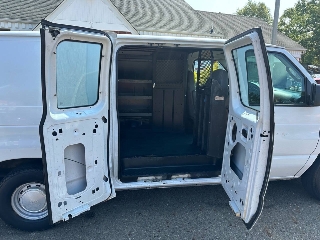 Used 2003 Ford E-150 and Econoline 150 RWD image 19