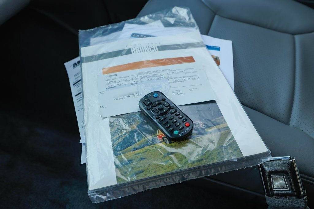 Used 1994 Ford Bronco XLT image 8