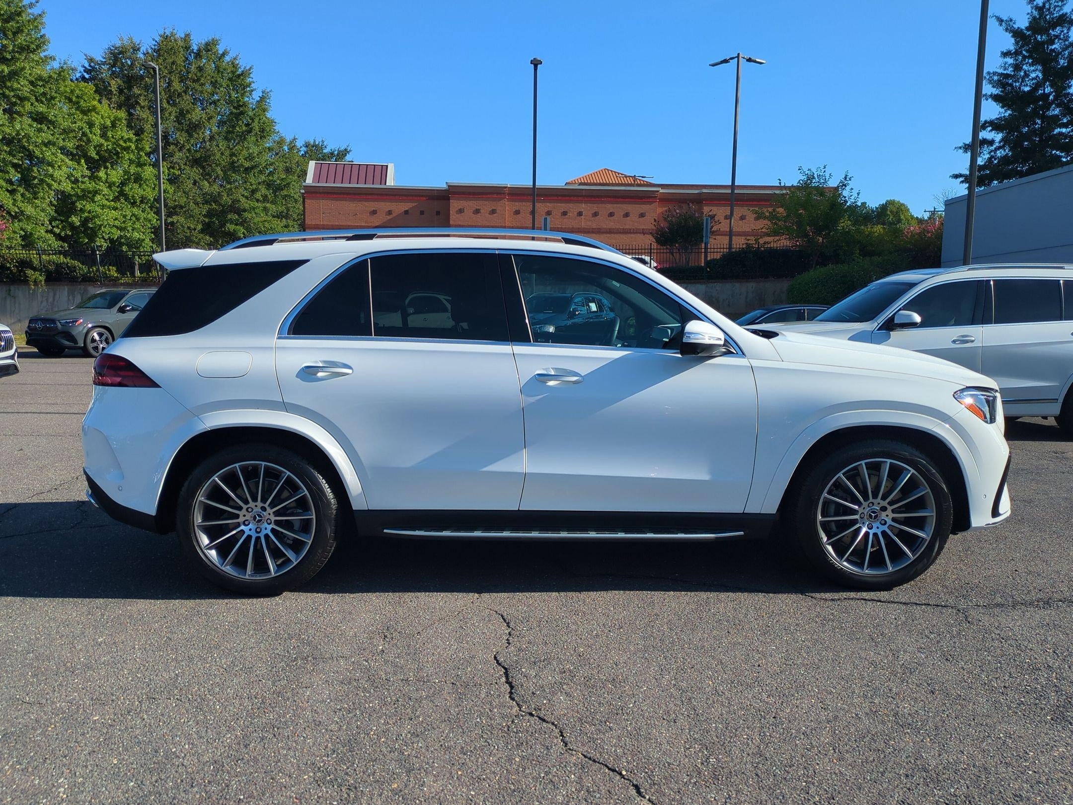 Certified 2024 Mercedes-Benz GLE 450 4MATIC image 2