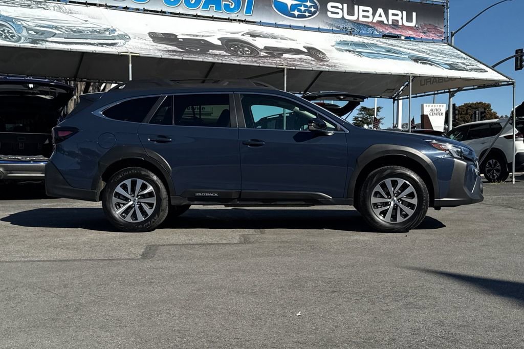 Certified 2025 Subaru Outback Premium w/ Popular Package #1A image 3