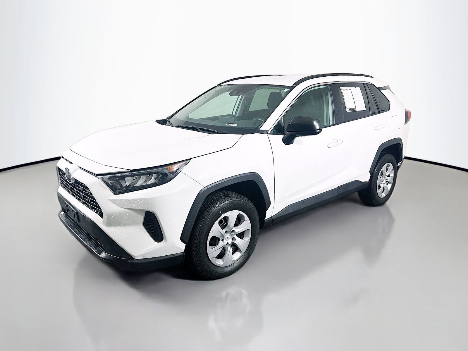 Used 2021 Toyota RAV4 LE AWD/4WD image 3
