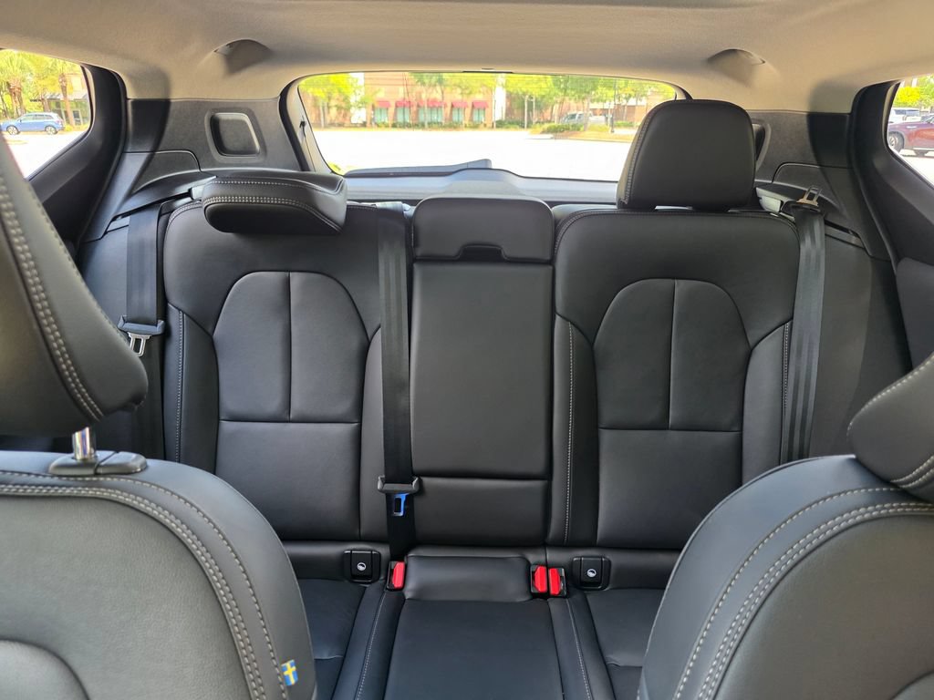 Used 2026 Volvo XC40 B5 Plus AWD/4WD image 23