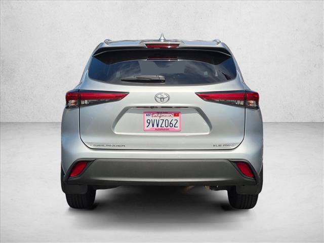 Used 2021 Toyota Highlander XLE AWD/4WD image 6