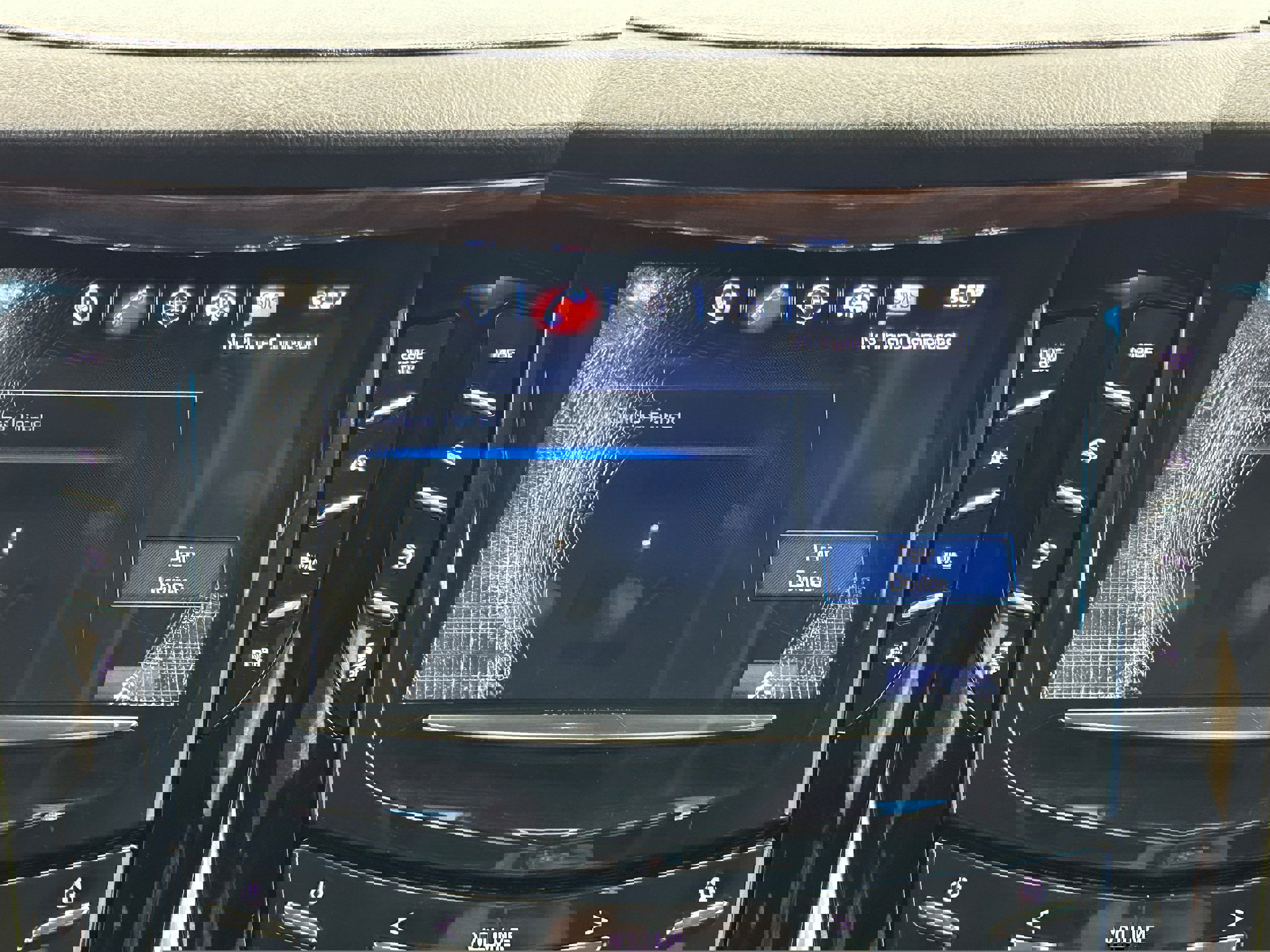 Used 2019 Cadillac Escalade Luxury AWD/4WD image 6