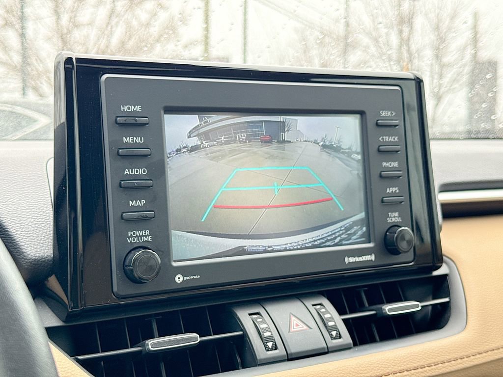 Used 2021 Toyota RAV4 XLE Premium image 27