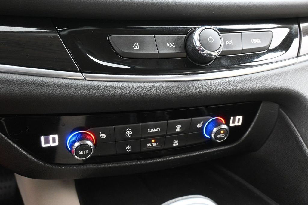 Used 2020 Buick Enclave Essence FWD image 20