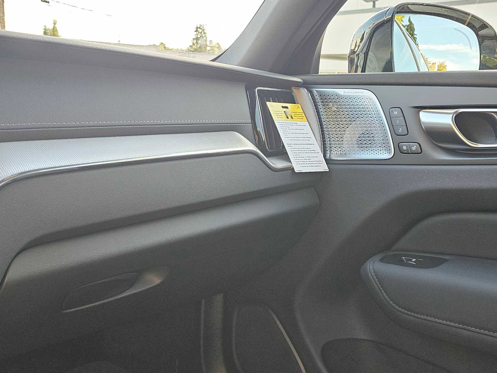 New 2026 Volvo XC60 B5 Ultra w/ Protection Package Premier image 24