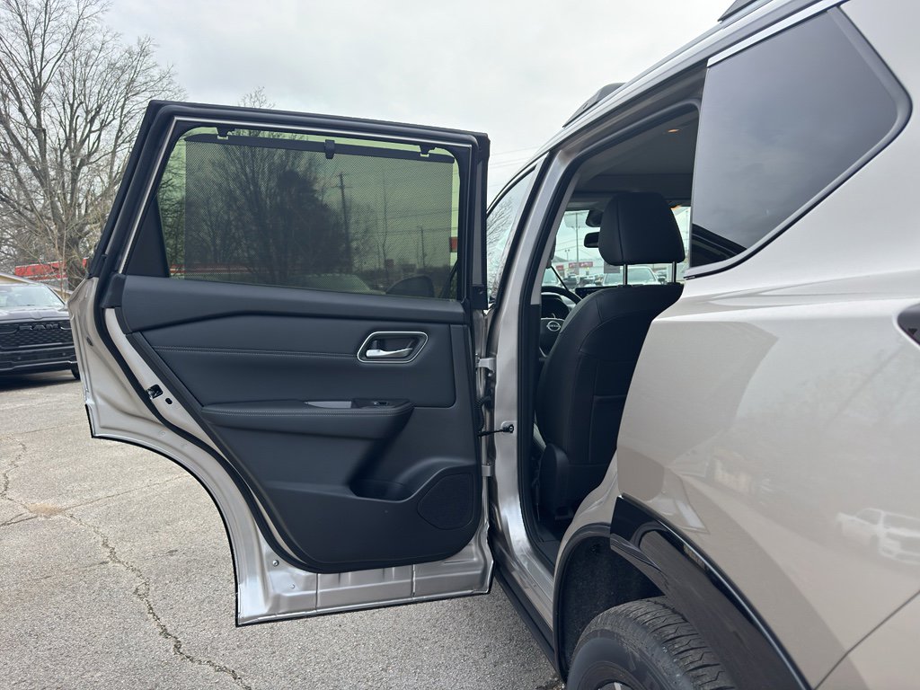 New 2026 Nissan Rogue Platinum image 19