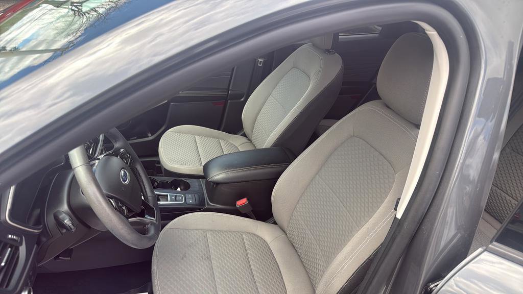 Certified 2022 Ford Escape SE w/ SE Sport Appearance Package AWD/4WD image 32