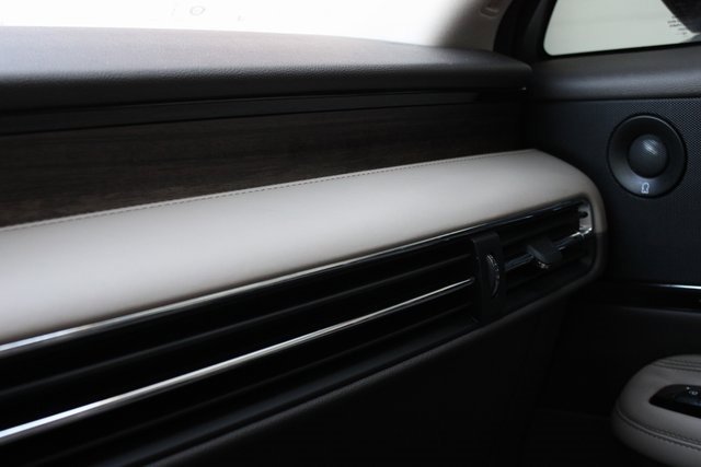 Used 2020 Lincoln Corsair Reserve image 22