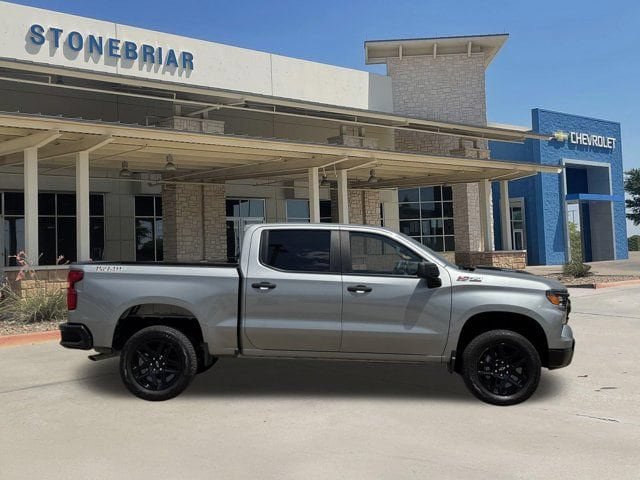 Used 2025 Chevrolet Silverado 1500 Custom Trail Boss w/ Turbomax Blackout Package AWD/4WD image 4