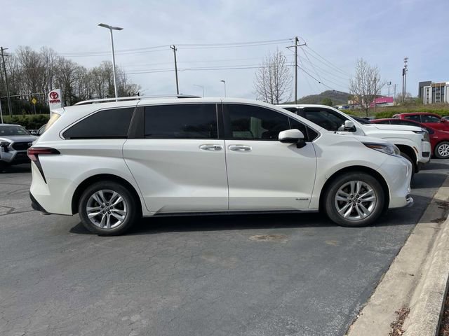Used 2021 Toyota Sienna Limited image 5