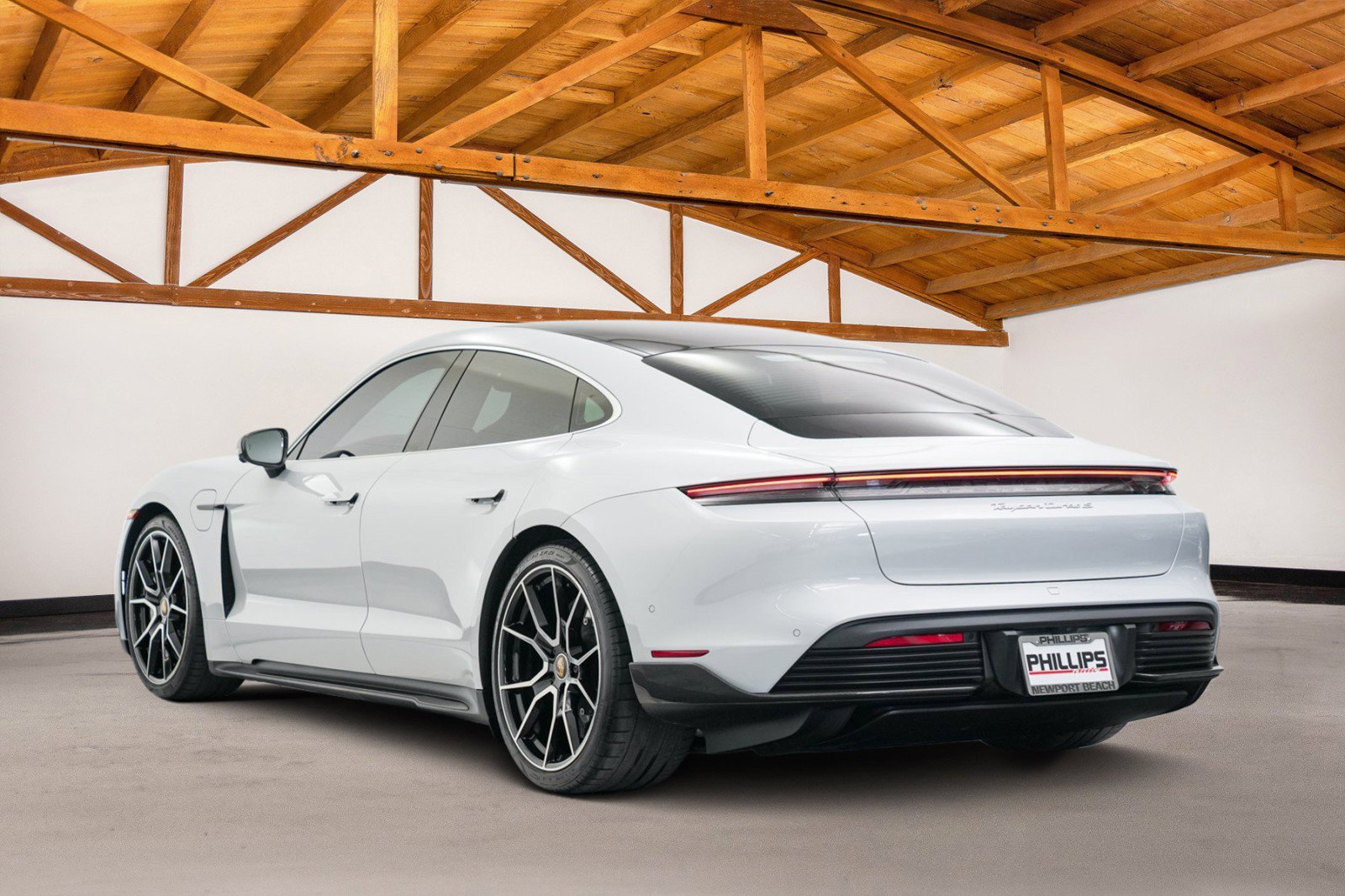 Used 2022 Porsche Taycan Turbo S image 3