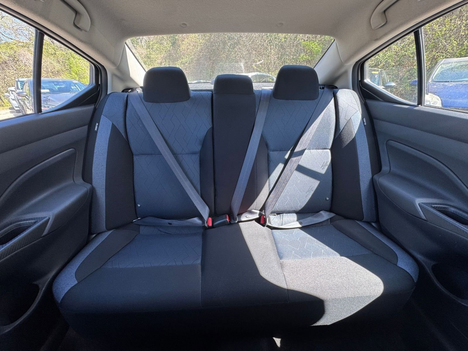 Used 2025 Nissan Versa SV image 34