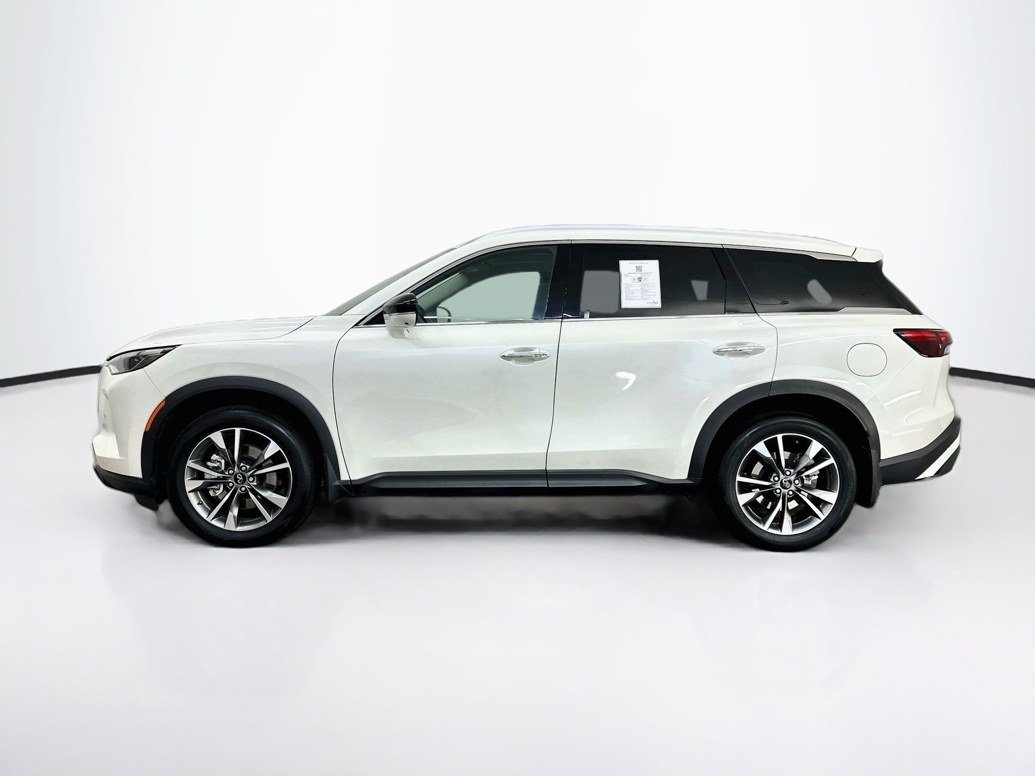Used 2023 INFINITI QX60 Luxe AWD/4WD image 4