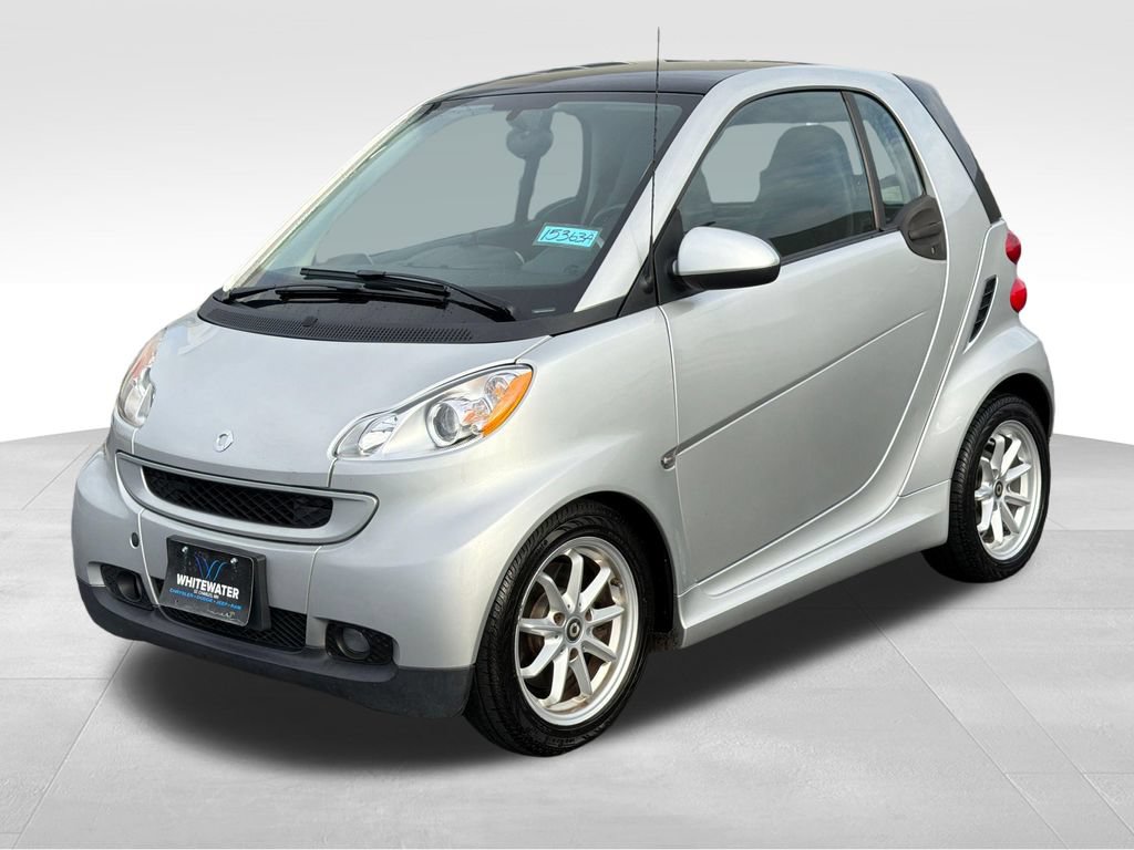 Used 2009 smart fortwo passion RWD image 2