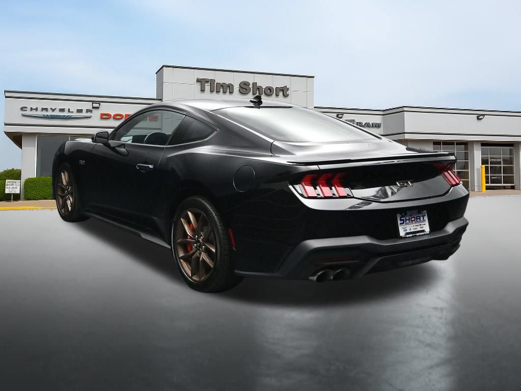 Used 2025 Ford Mustang GT Premium RWD image 3