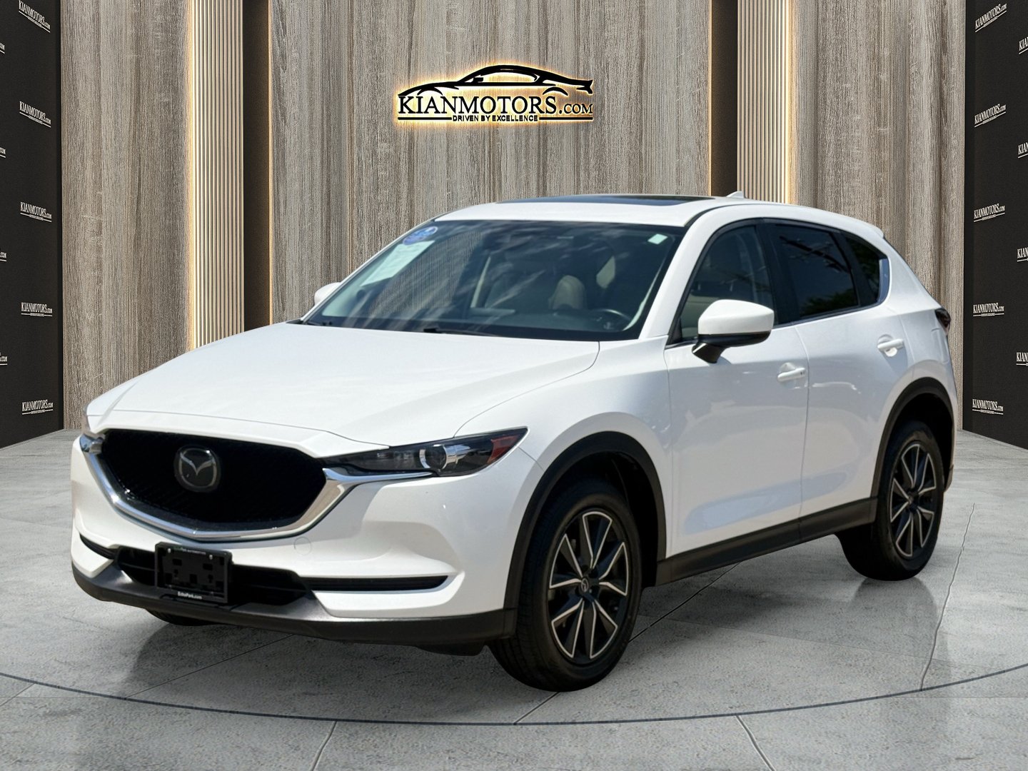 Used 2018 MAZDA CX-5 Touring w/ Preferred Equipment Package FWD image 3