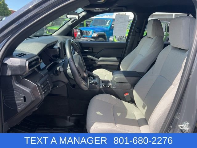 Used 2025 Toyota 4Runner SR5 AWD/4WD image 17