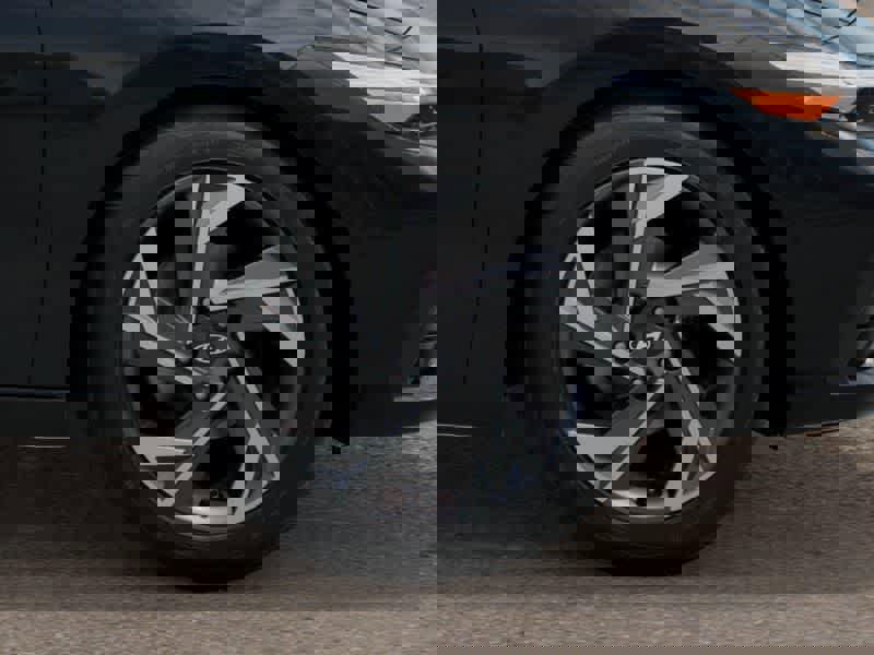 New 2025 Hyundai Elantra SEL image 15