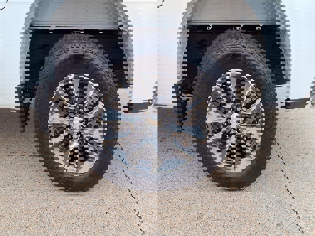 Used 2024 Chevrolet Silverado 1500 LT image 8