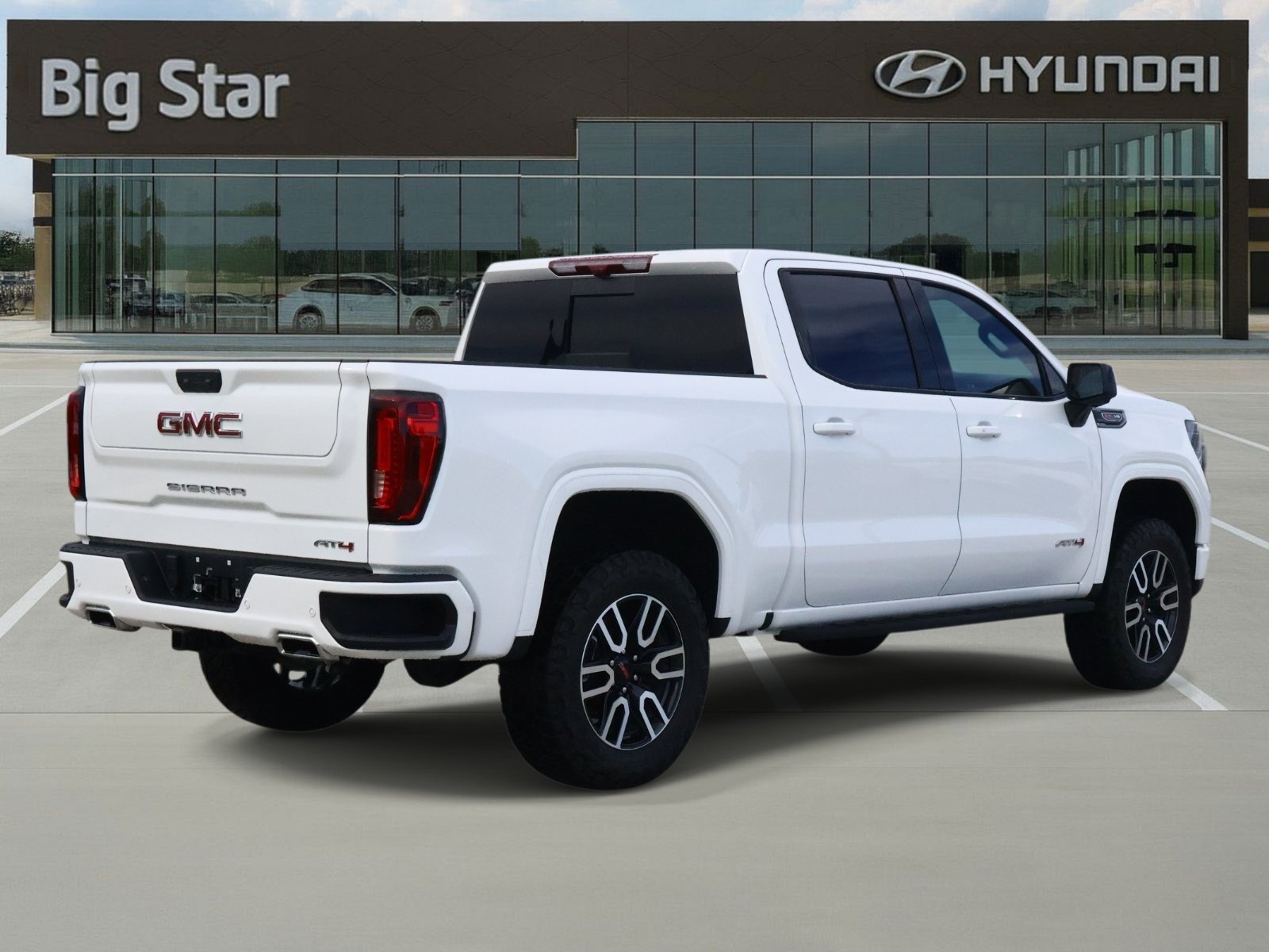 Used 2024 GMC Sierra 1500 AT4 w/ Technology Package AWD/4WD image 4