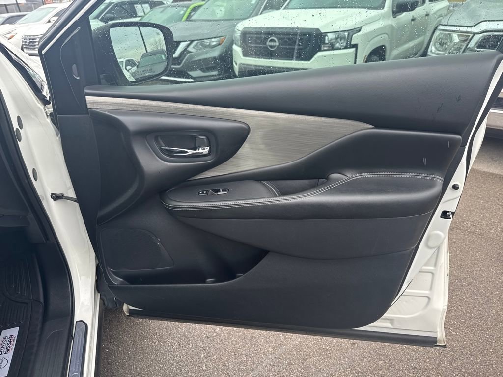 Used 2018 Nissan Murano SV w/ Premium Package image 41