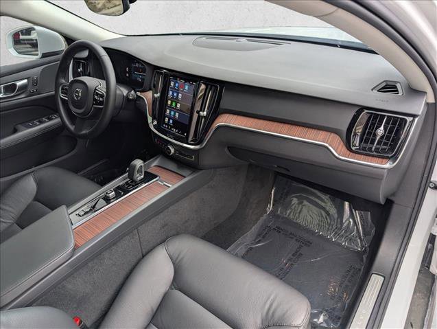 Used 2025 Volvo V60 B5 Cross Country Plus image 23