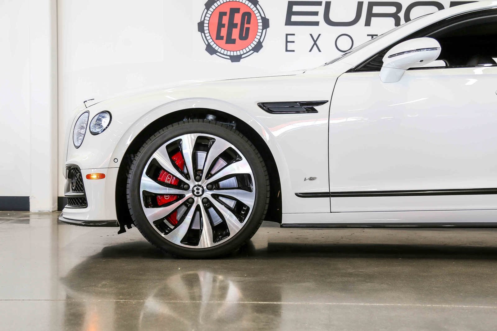 Used 2022 Bentley Flying Spur V8 AWD/4WD image 4