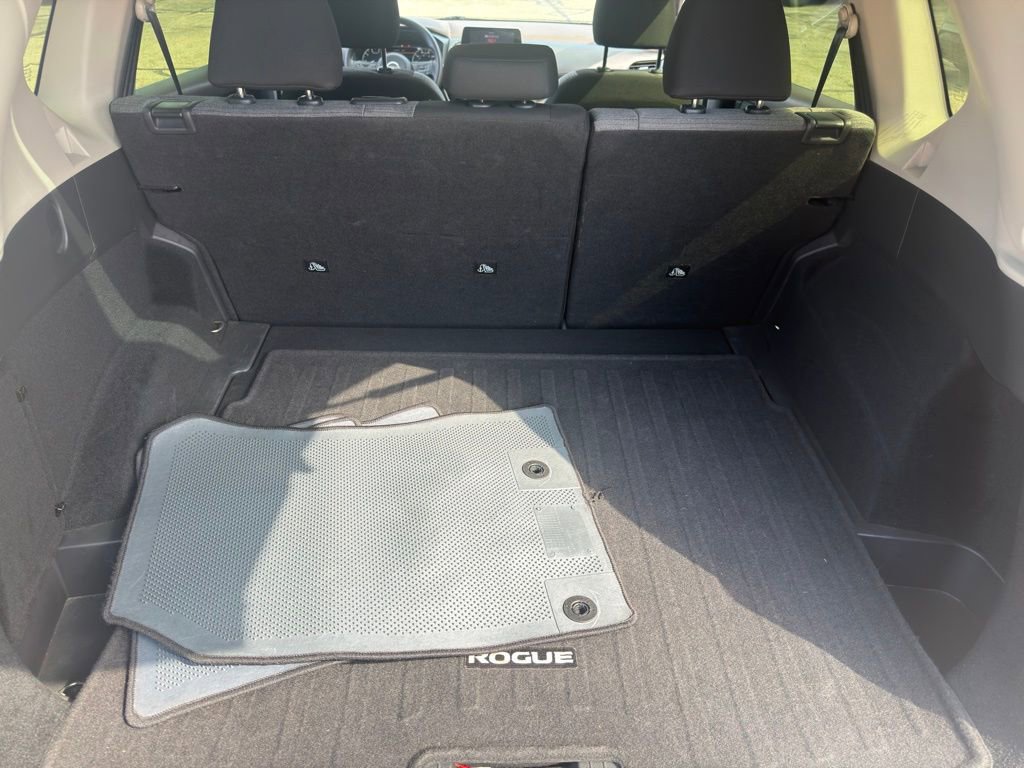 Used 2023 Nissan Rogue SV image 33