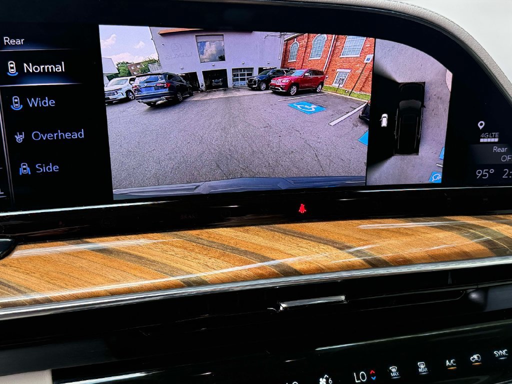 Used 2024 Cadillac Escalade ESV Sport Platinum w/ LPO, ONYX Package AWD/4WD image 7