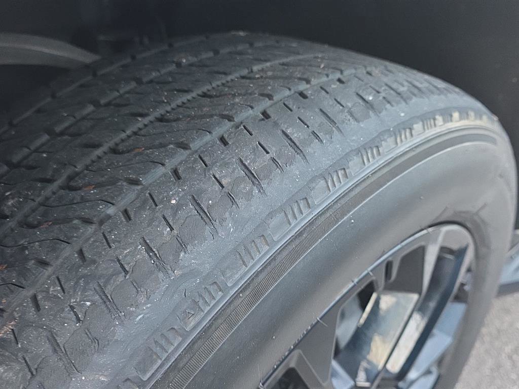 Used 2022 Chevrolet Tahoe LT w/ Luxury Package image 14