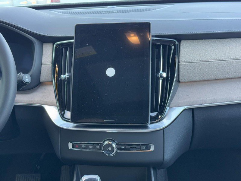 New 2026 Volvo XC90 T8 Plus w/ Protection Package Premier AWD/4WD image 8
