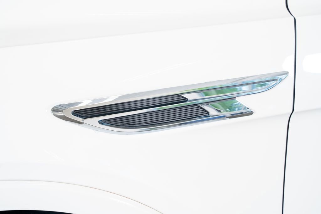 Used 2021 Bentley Bentayga Speed image 19
