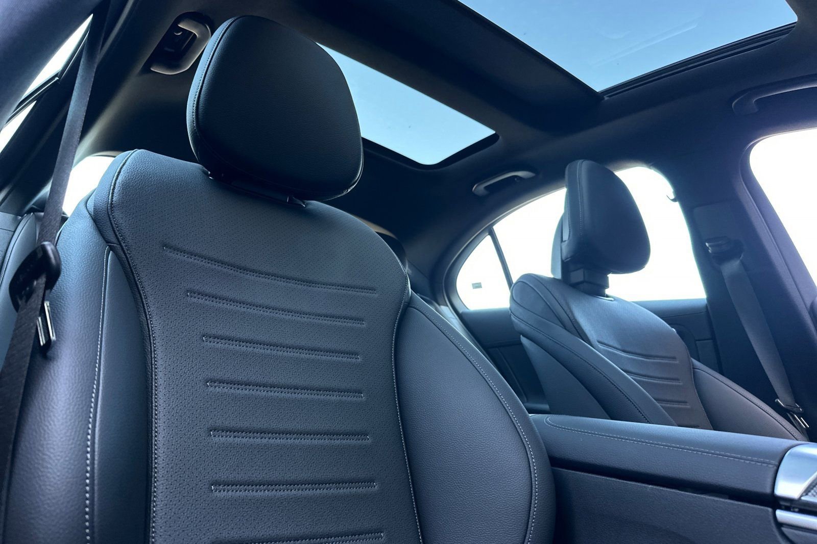 New 2025 Mercedes-Benz C 300 4MATIC Sedan image 31